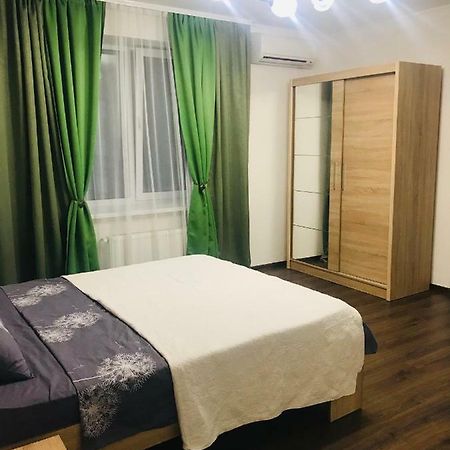 Апартаменты Naberezhna 10, Central Луцк Экстерьер фото